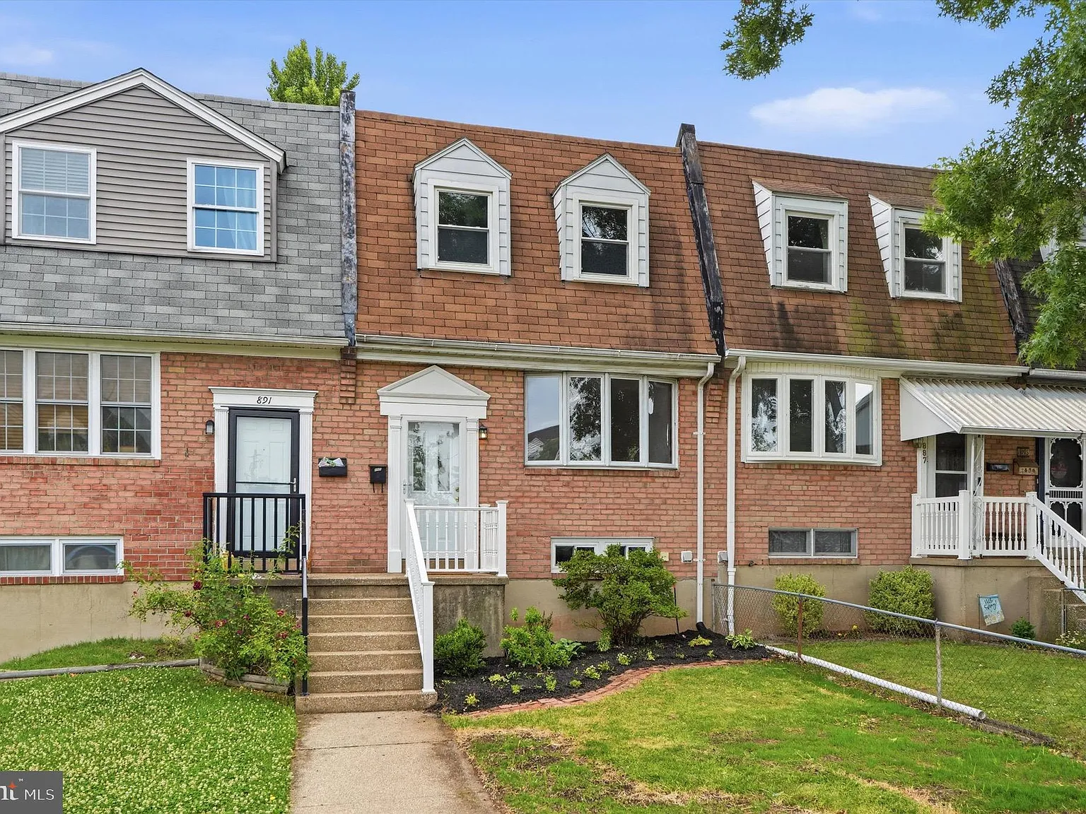 3 bed, 1260 sqft, $2,650 — Photo 1