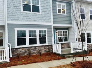 8831 Arrington Hall Dr, Charlotte, NC 28215