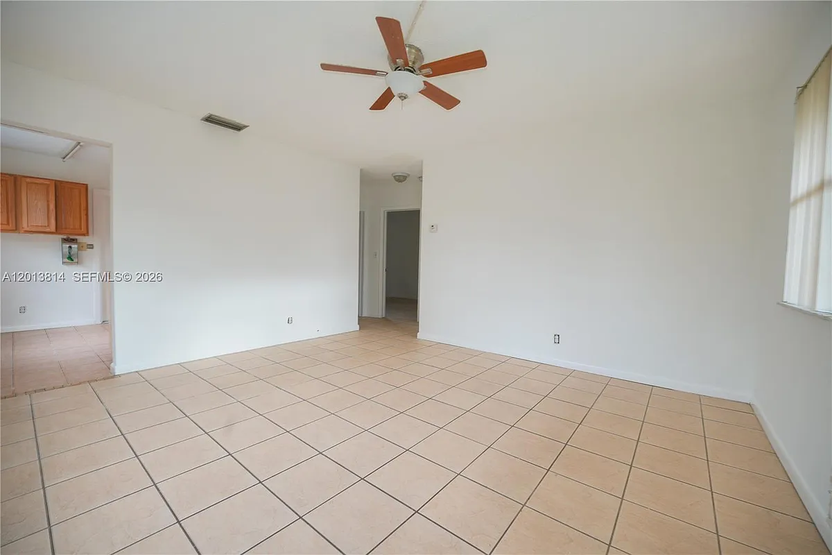 Building Photo - 5825 Buchanan St #1