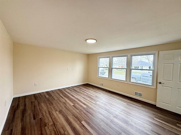 3rd image of 213 Wilson Ave