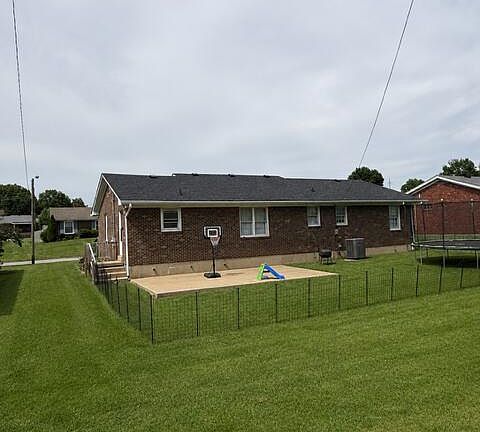 4th image of 106 Pin Oak Dr