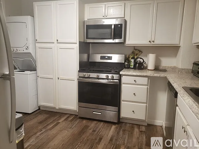 225 S Bailey St — Photo 3