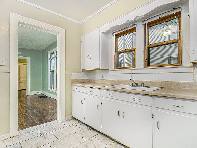 816 Wealthy St SE #2 — Photo 4