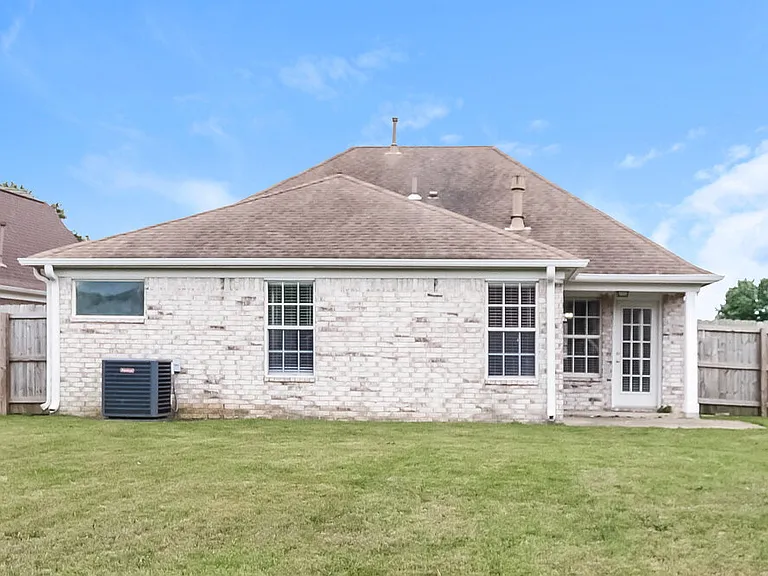 1332 Custer Dr E — Photo 15
