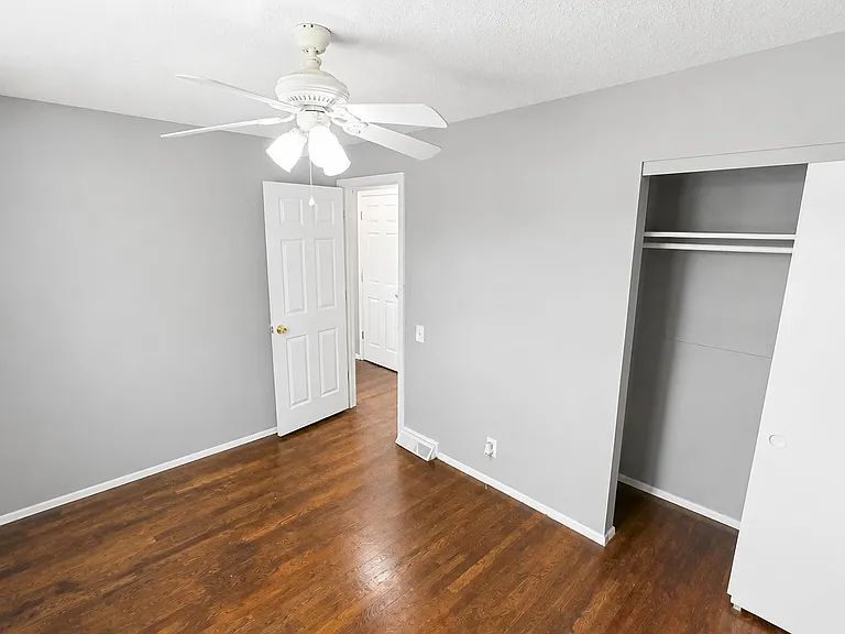 10220 Doane Dr — Photo 8