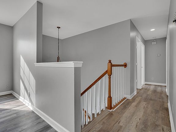 4th image of 261 Audrea Ln