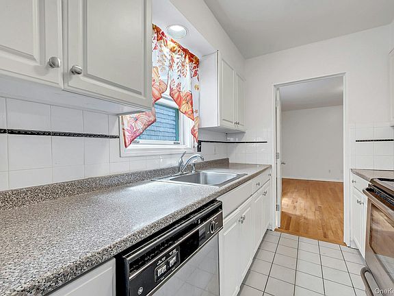 5th image of 417 City Island Ave Floor 1