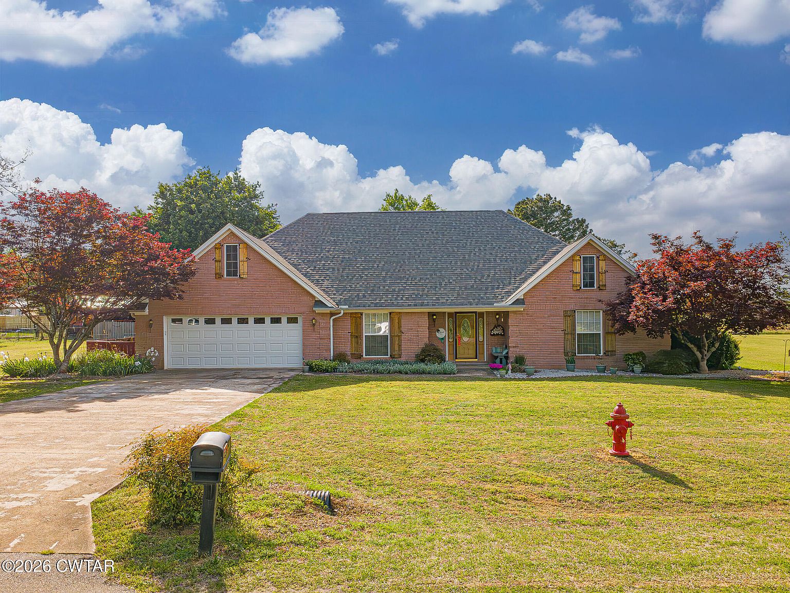 925 Golf Dr