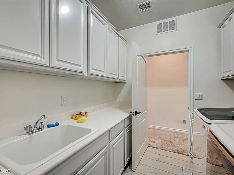 12309 Silvana St — Photo 41