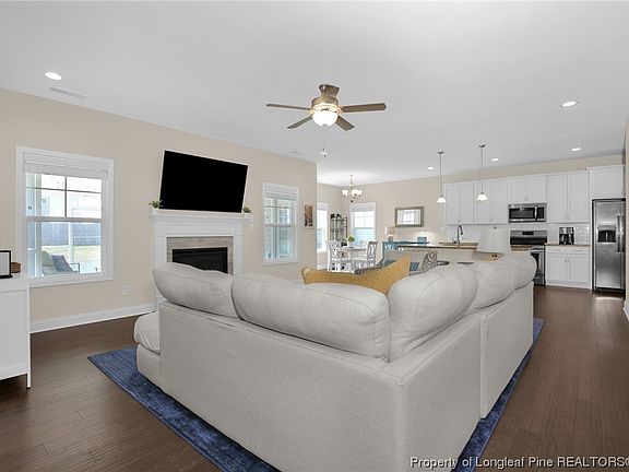 4th image of 5213 Whirlaway Ln