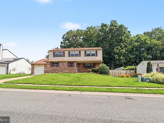 2nd image of 737 Fox Chase Cir