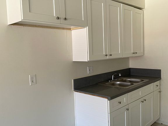 5th image of 140 E Wakefield Ave #2