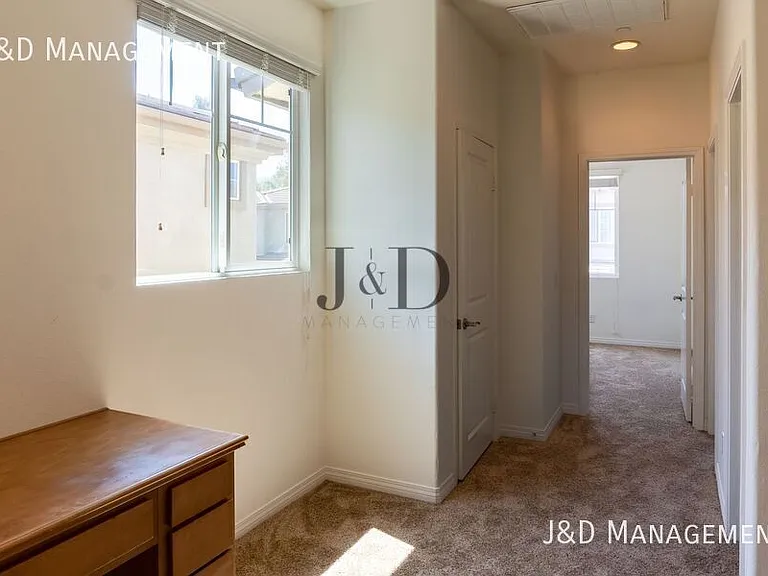 3150-3170 Bancroft Dr — Photo 18