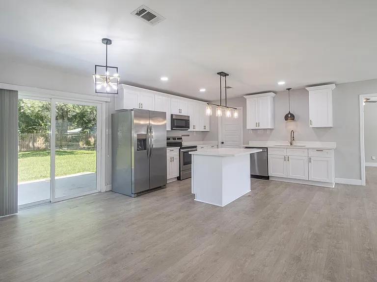 282 McCool St — Photo 3