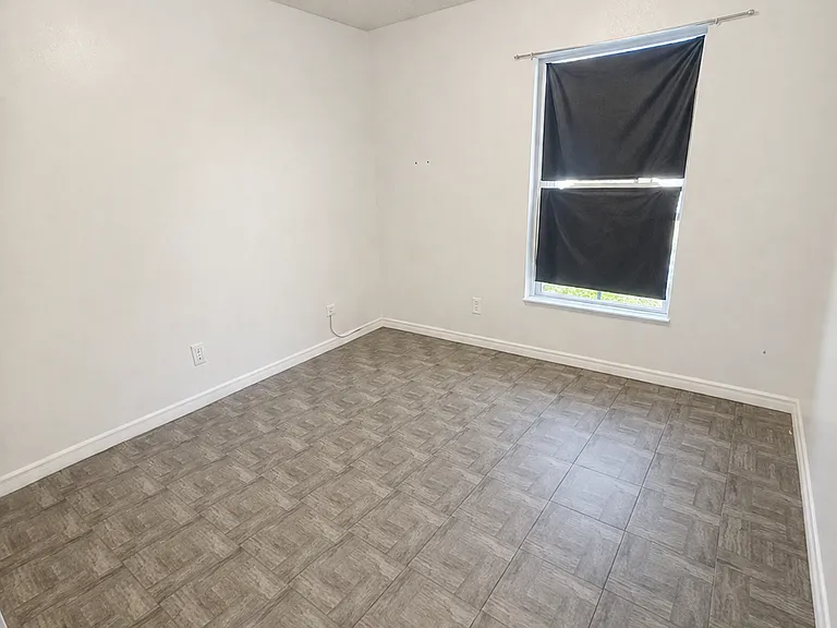 13830 Glasser Ave — Photo 17