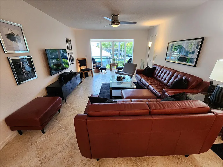 6437 Bay Club Dr #4 — Photo 26