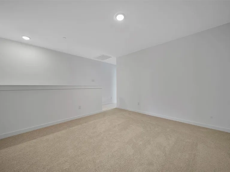 11915 De Carvalho Ln #12 — Photo 14