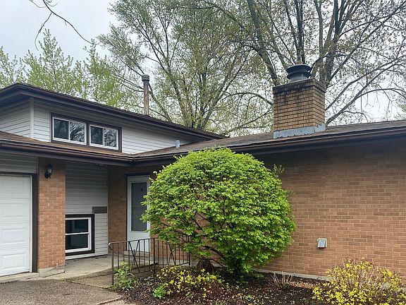 2nd image of 512 Illinois St
