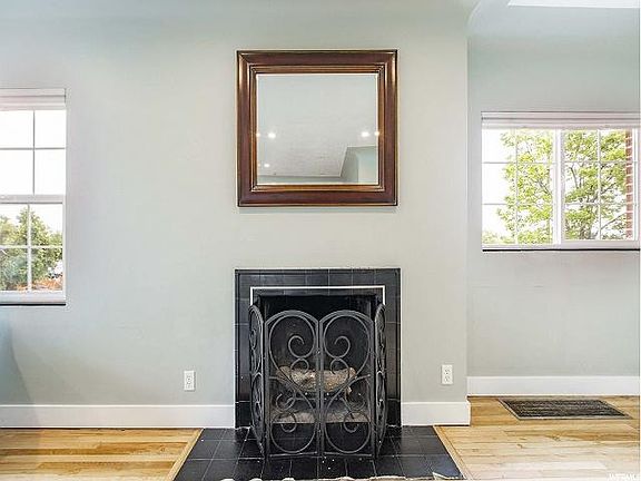 4th image of 851 S Amanda Ave