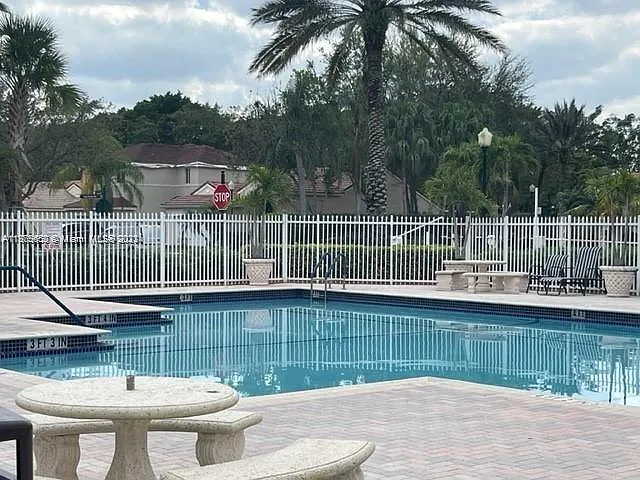 1001 Sorrento Dr — Photo 29