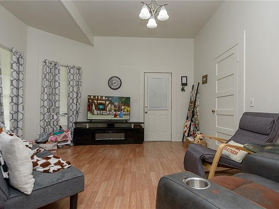 3rd image of 317 Ware St