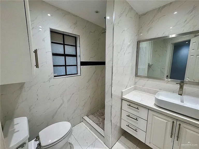 2218 N Wilson Dr — Photo 7