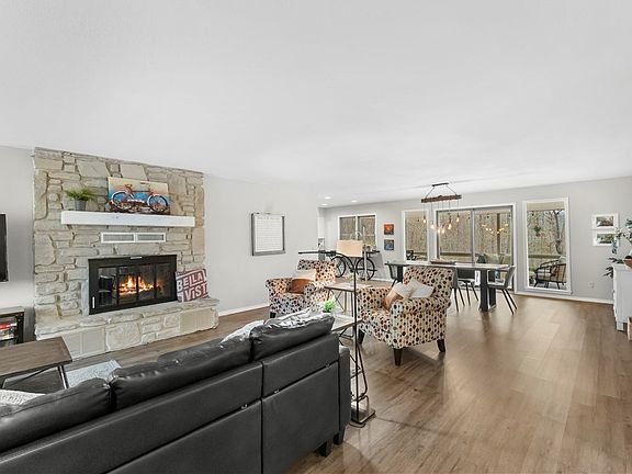 3rd image of 7 Abingdon Ln