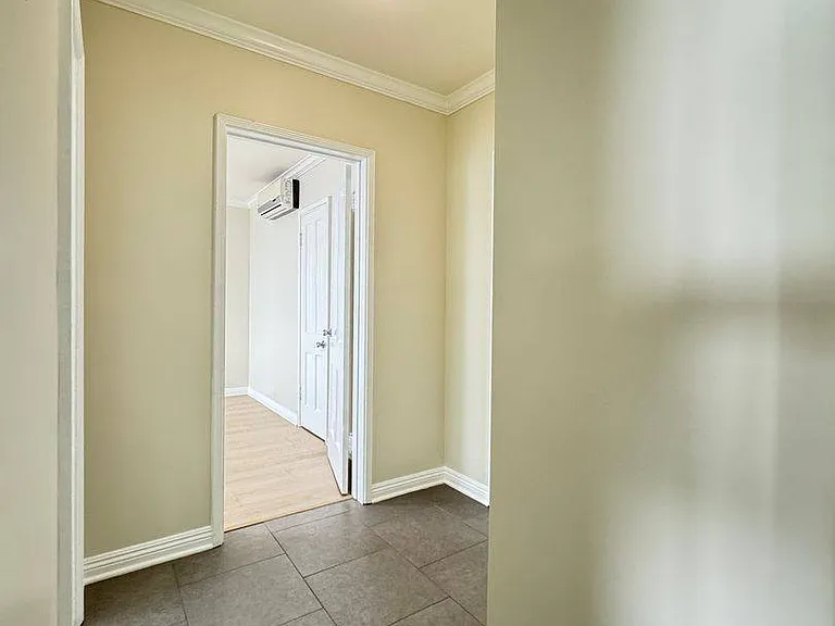 354 S Reeves Dr #B — Photo 2