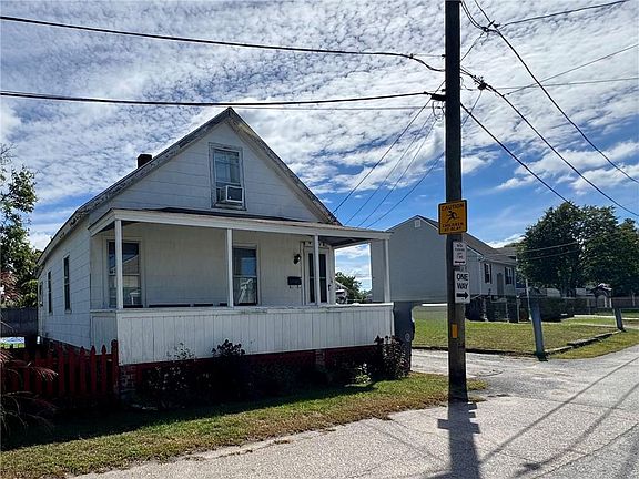 4th image of 14 Crescent Ave E