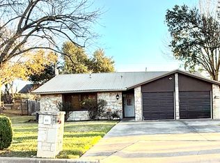 601 Drake Ln, Taylor, TX 76574
