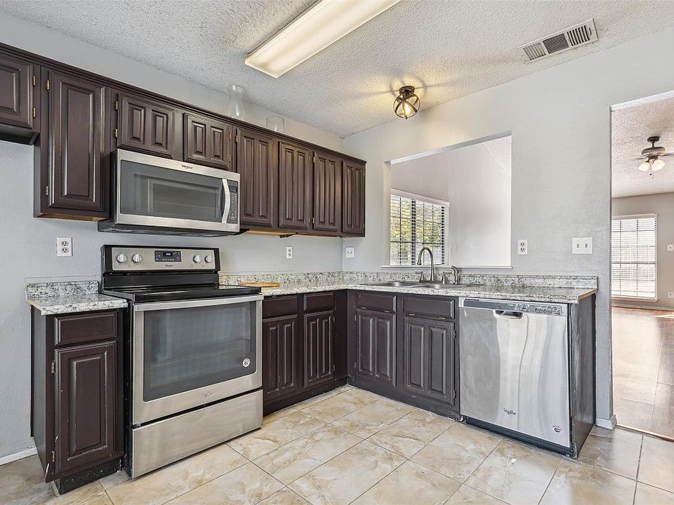 1st image of 4112 Staghorn Cir N