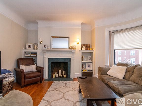 2nd image of 48 Babcock St #5R