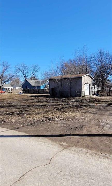 1st image of 123 W 21st St