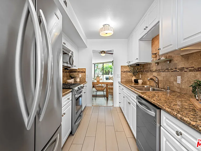 7301 Vista Del Mar Ave #A110 — Photo 7
