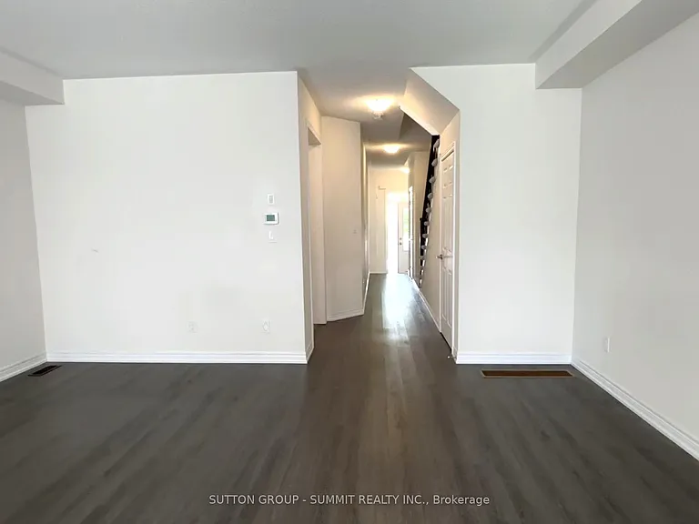 109 Benadir Ave — Photo 18