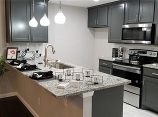 102 N Hampton Rd, Dallas, TX 75208