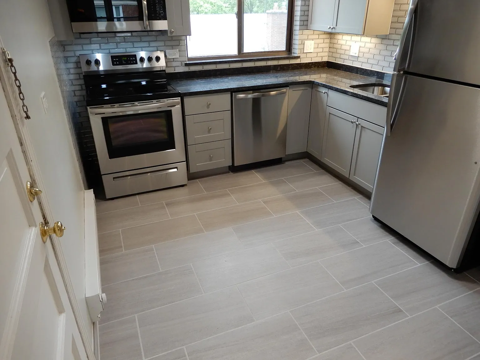 2 bed, 1085 sqft, $1,685 — Photo 4