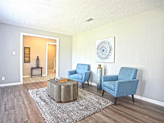 4th image of 1511 Lake Bank Ct