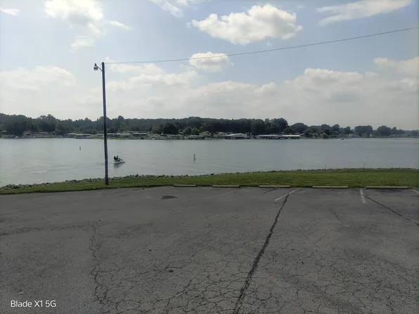 22 Jefferson Dock Rd, Penhook, VA 24137