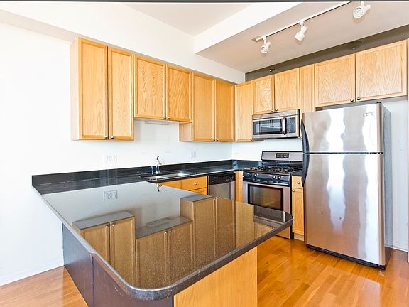 2nd image of 1464 S Michigan Ave #2OO7