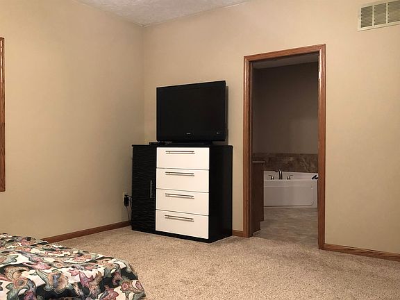 2nd image of 708 Emily Ln