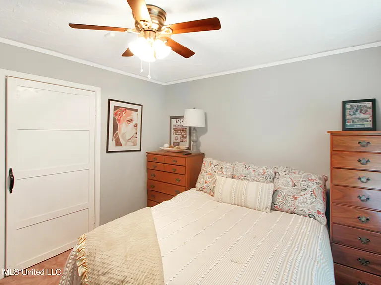 1849 Parkridge Dr — Photo 22