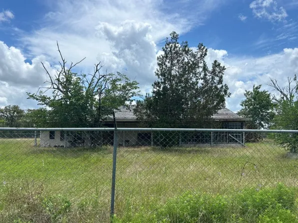 100 Lakeview Dr, Somerville, TX 77879