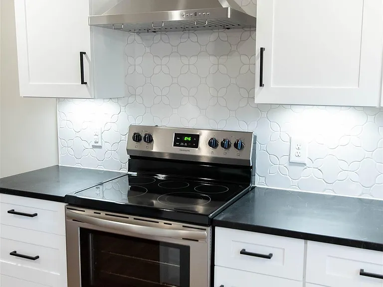 126 Vanderbilt Cir — Photo 4