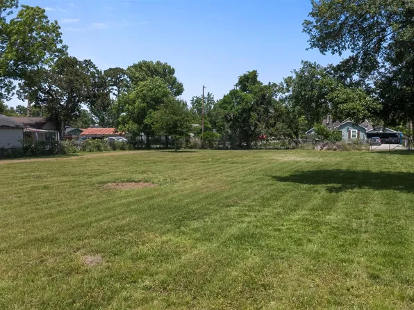 7821 Melrose St, Houston, TX 77022