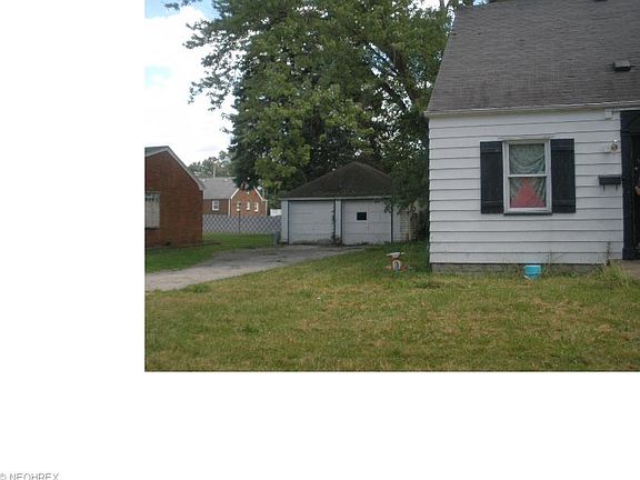 3rd image of 557 Woodside Ave