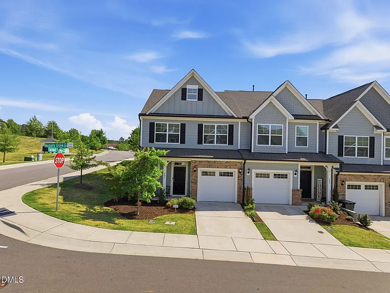 201 Marbella Grove Ct — Photo 3