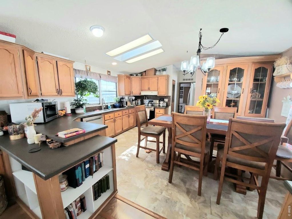 221 W 57th St #80B