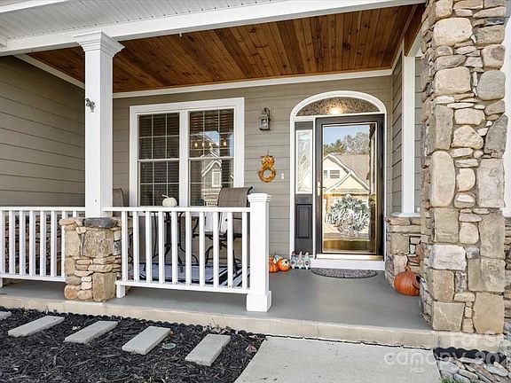 3rd image of 157 Whistlewood Ln