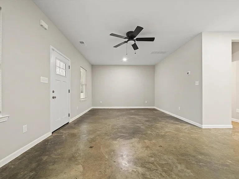2845 Yale Ave — Photo 4